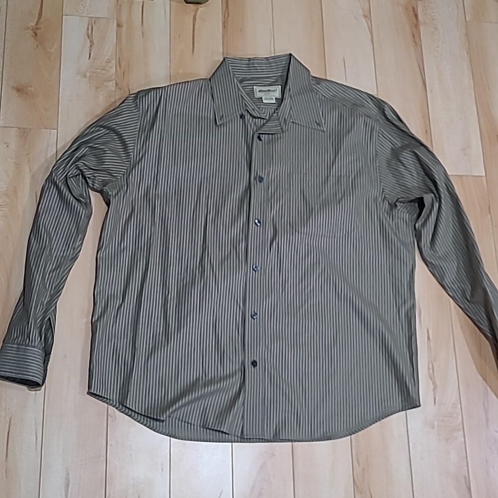 Eddie Bauer men's size large dress shirt